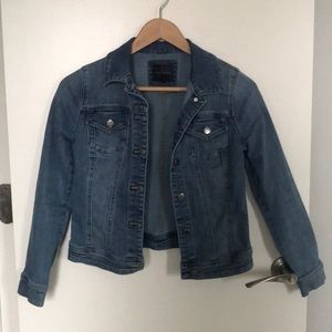 The Limited Medium Cropped Jean Jacket